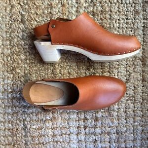 Bryr Leather Clog Mules in Cognac Brown